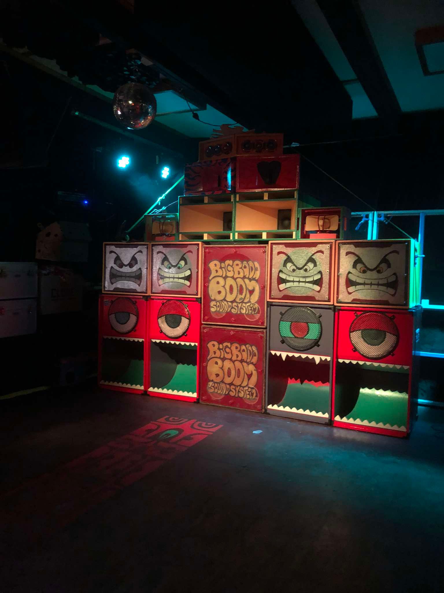 The bigbada BOOM rig is amazingly painted with mouths in the scoops, eyes over the speakers, and growling faces